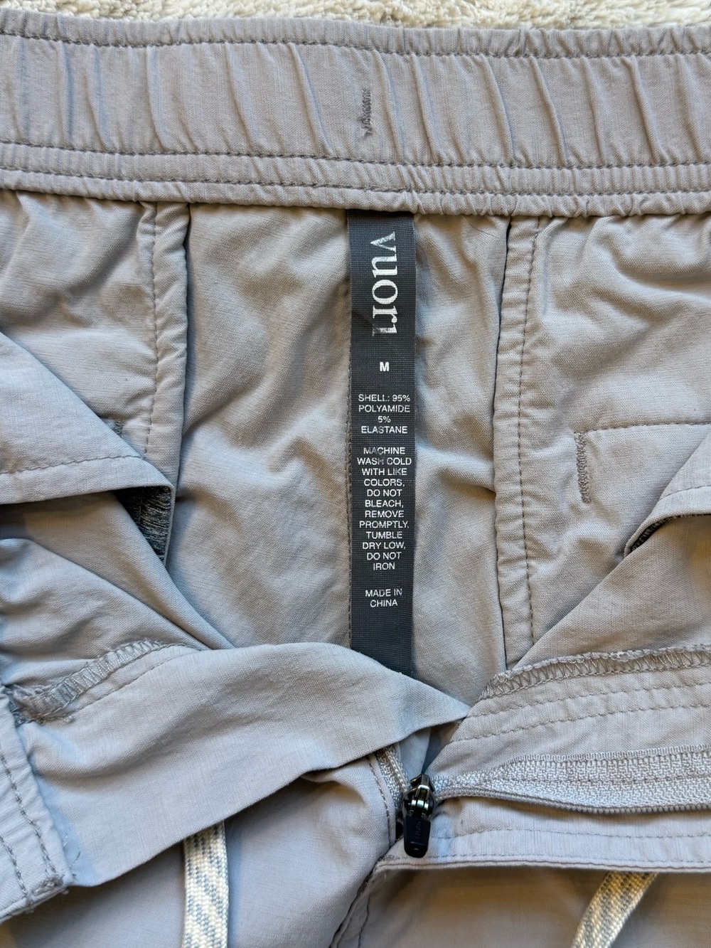 Vuori Men’s Technical Climber Pant in Fog Size M - Picture 11 of 11